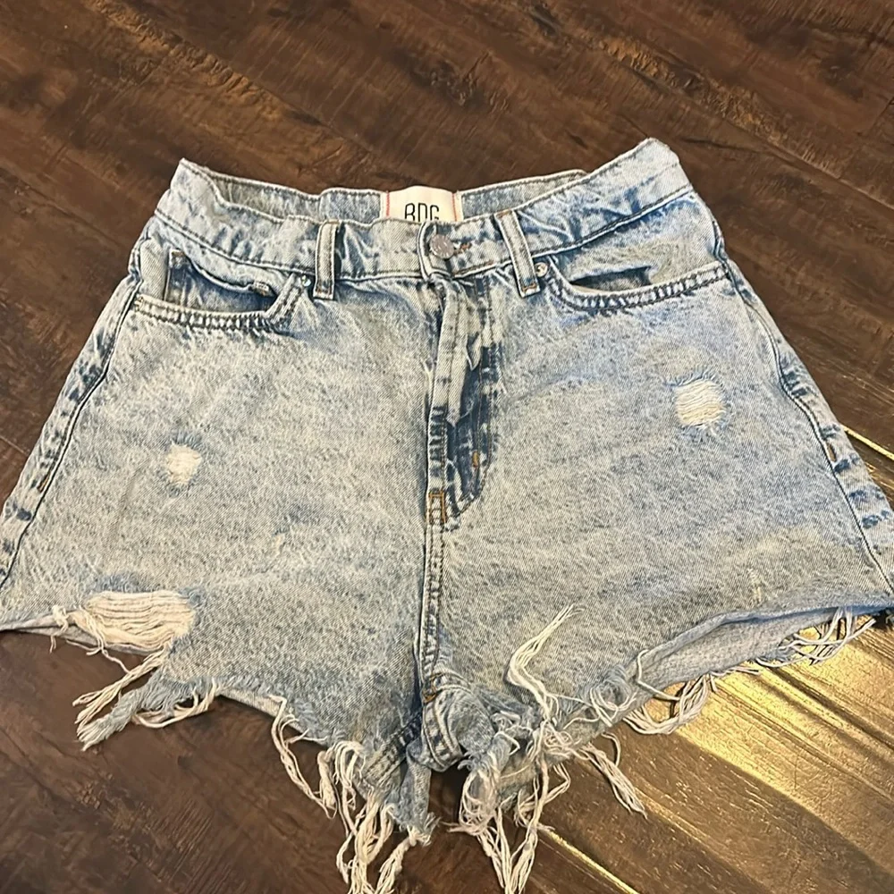 Vintage BDG Jean Shorts Size 27 All Shorts & Jeans $12 or 2x$20 -Bundle & Offer! - Picture 1 of 4